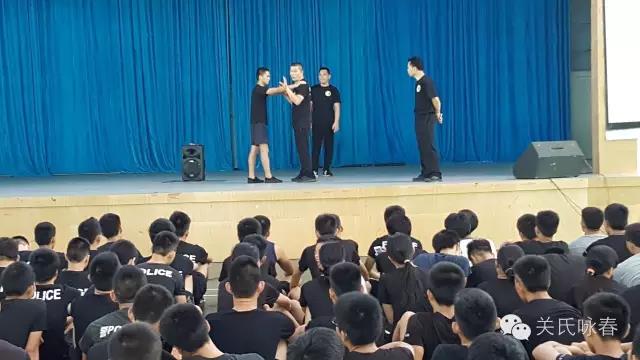 关勇师傅在广东省农工商职业技术学校传授咏春拳法